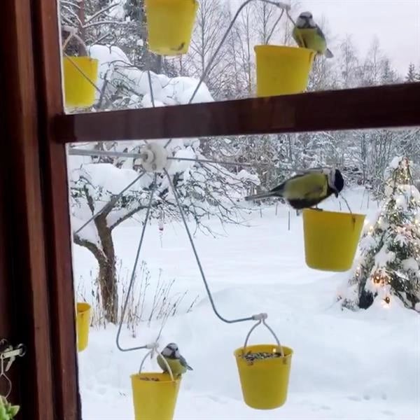 Garden Bird Feeder Wheel  Yellow Metal 8-Cup Design - Product detail 4
