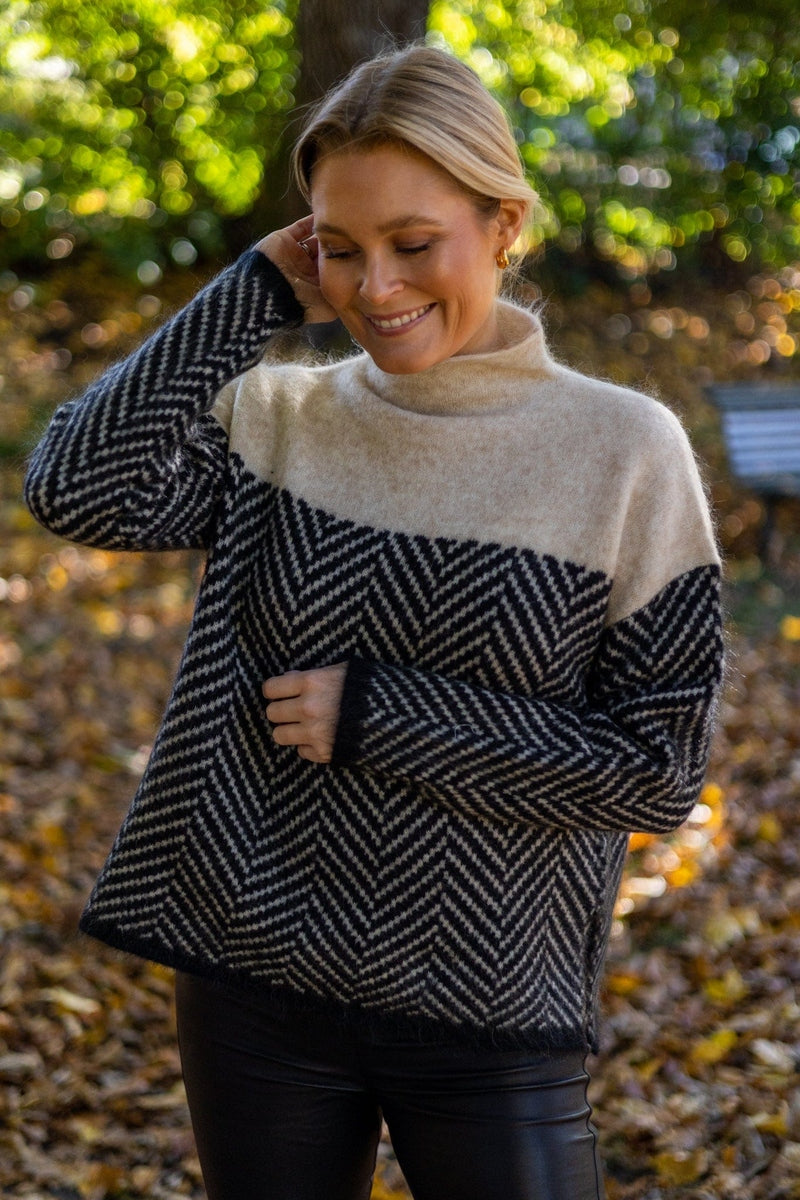 Wool Blend Turtleneck Sweater  Chevron Pattern Design - Product detail 9