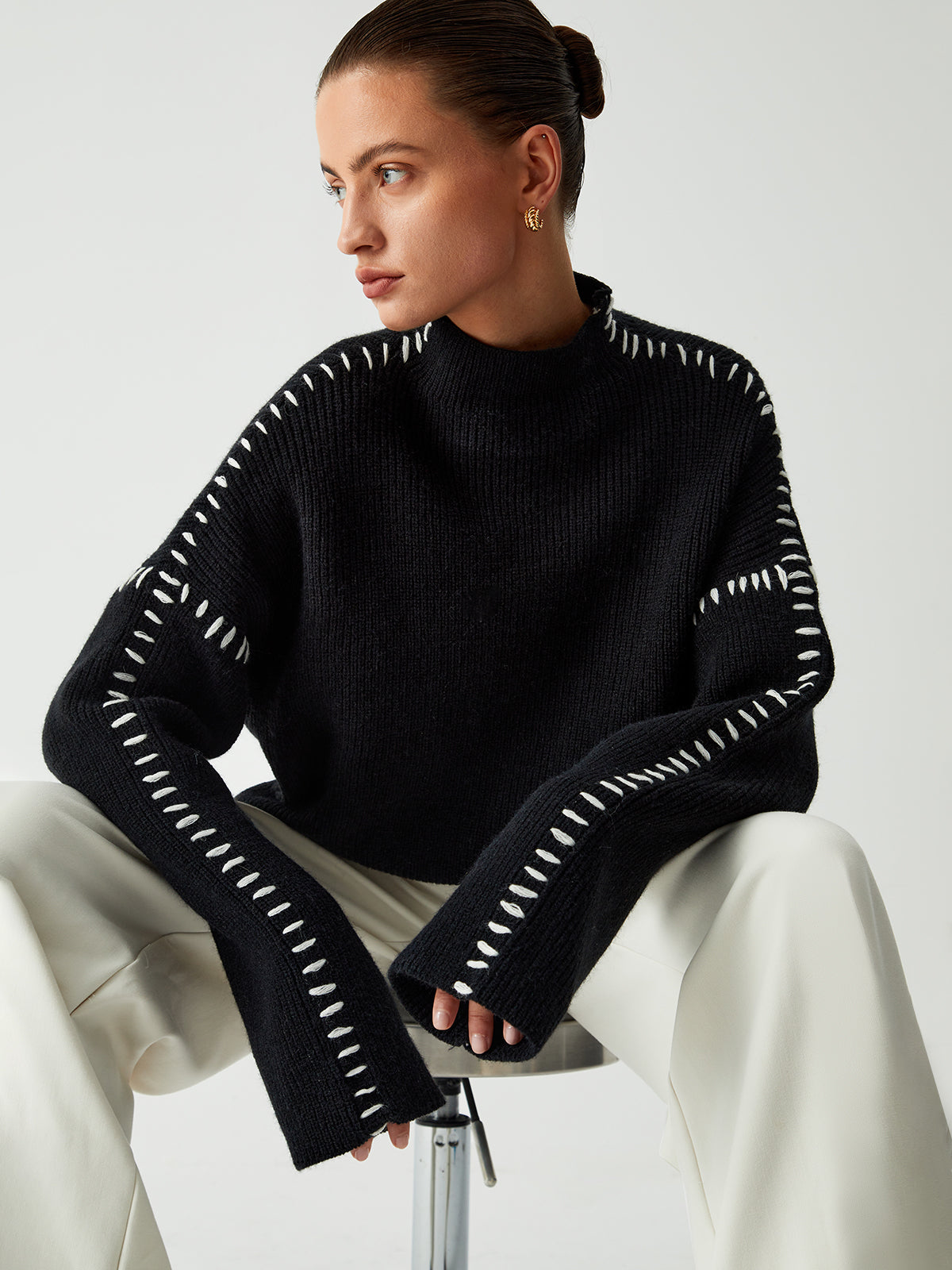 Designer Turtleneck Sweater  Oversized Knit With Contrast Stitching - Product detail 5