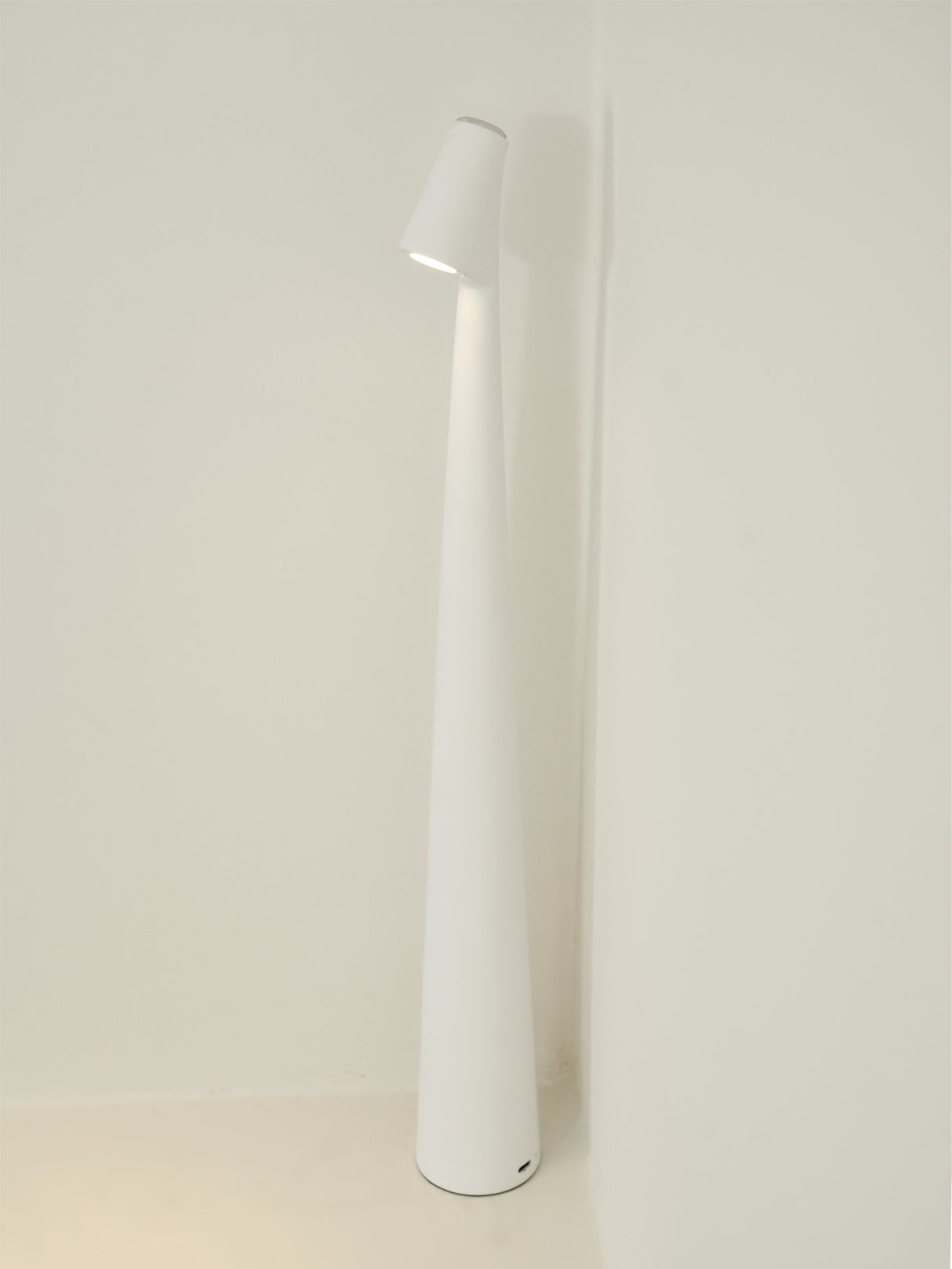 Modern LED Desk Lamp  Touch Control Rechargeable Design - Product detail 28