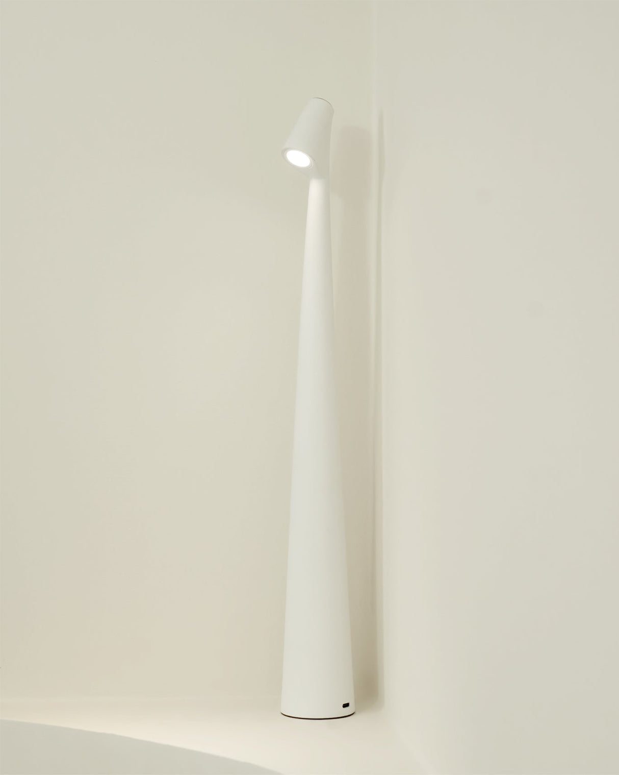 Modern LED Desk Lamp  Touch Control Rechargeable Design - Product detail 30