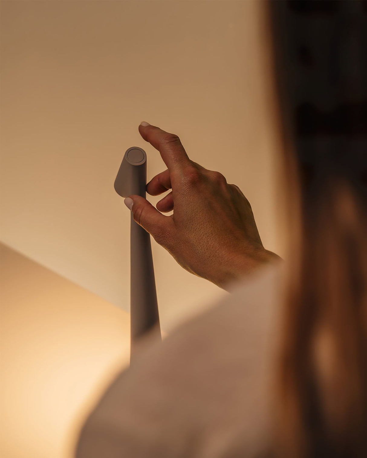 Modern LED Desk Lamp  Touch Control Rechargeable Design - Product detail 10