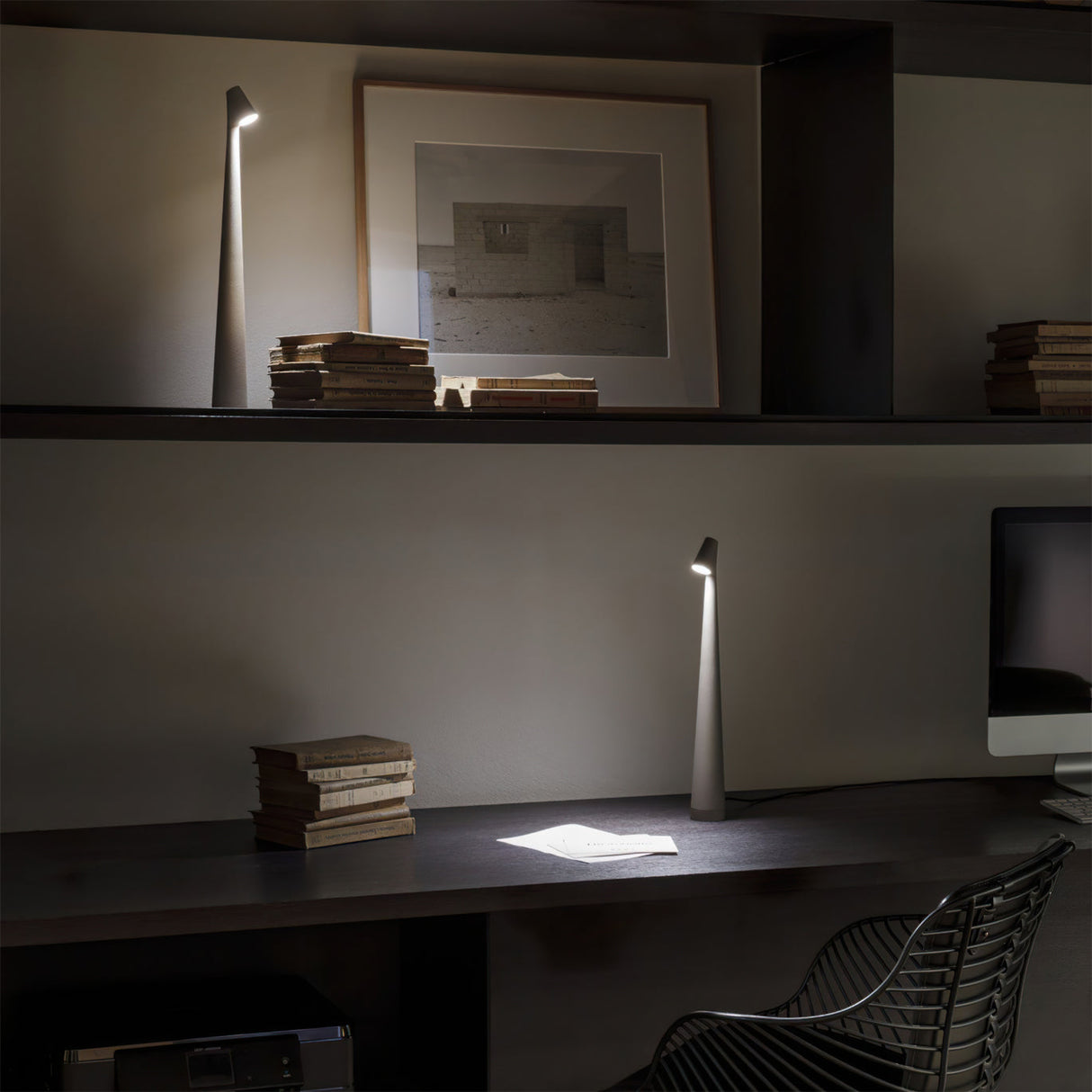 Modern LED Desk Lamp  Touch Control Rechargeable Design - Product detail 15