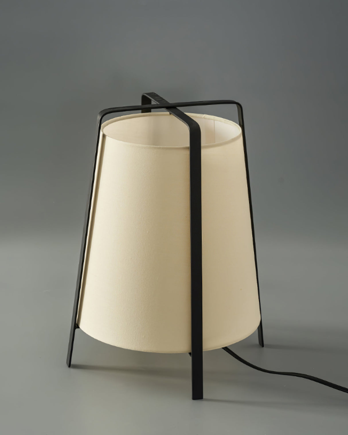 Modern Table Lamp  Minimalist Tripod Design - Product detail 30