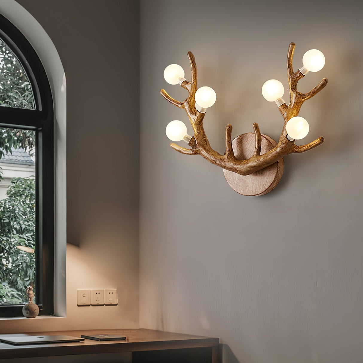 Natural Antler Wall Lamp  Rustic Wood Branch Design - Product detail 4