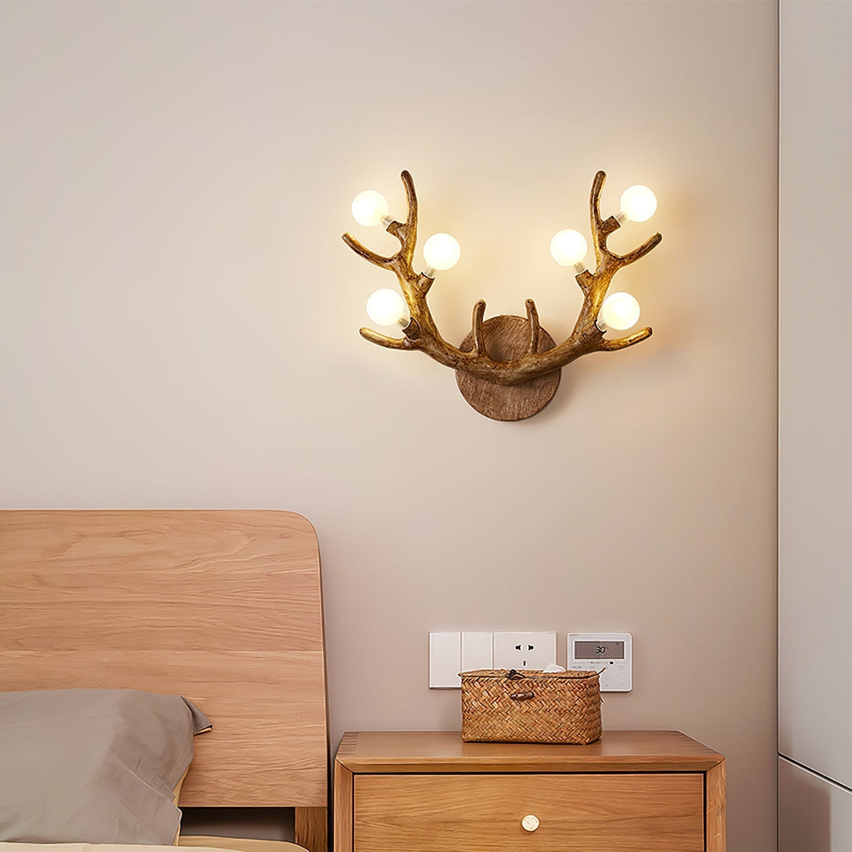 Natural Antler Wall Lamp  Rustic Wood Branch Design - Product detail 7