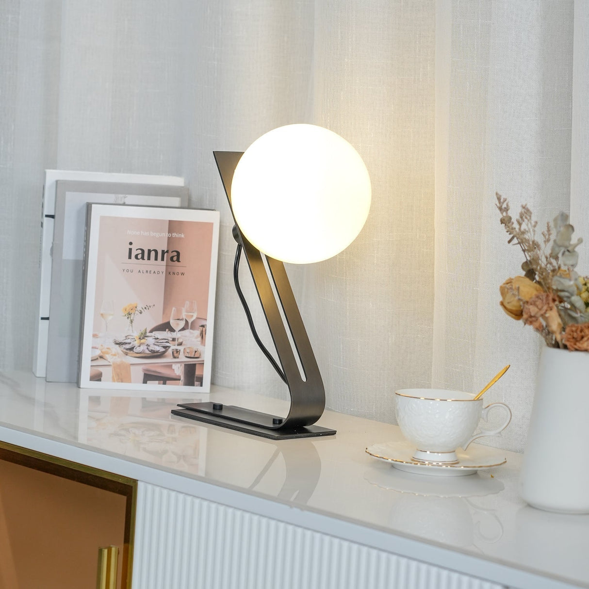 Modern Table Lamp  Glass Globe Brass Frame Design - Product detail 6