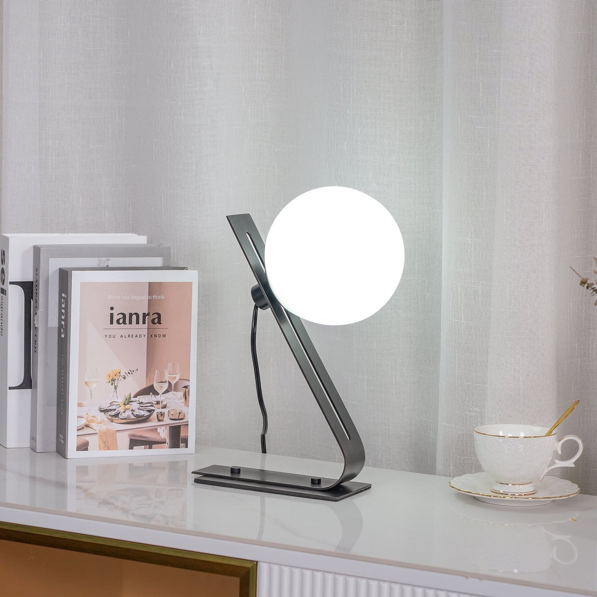 Modern Table Lamp  Glass Globe Brass Frame Design - Product detail 28