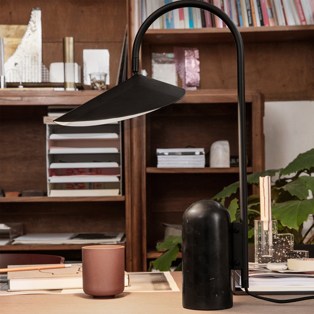Modern Table Lamp  Black Marble Base with Curved Shade - Product detail 27