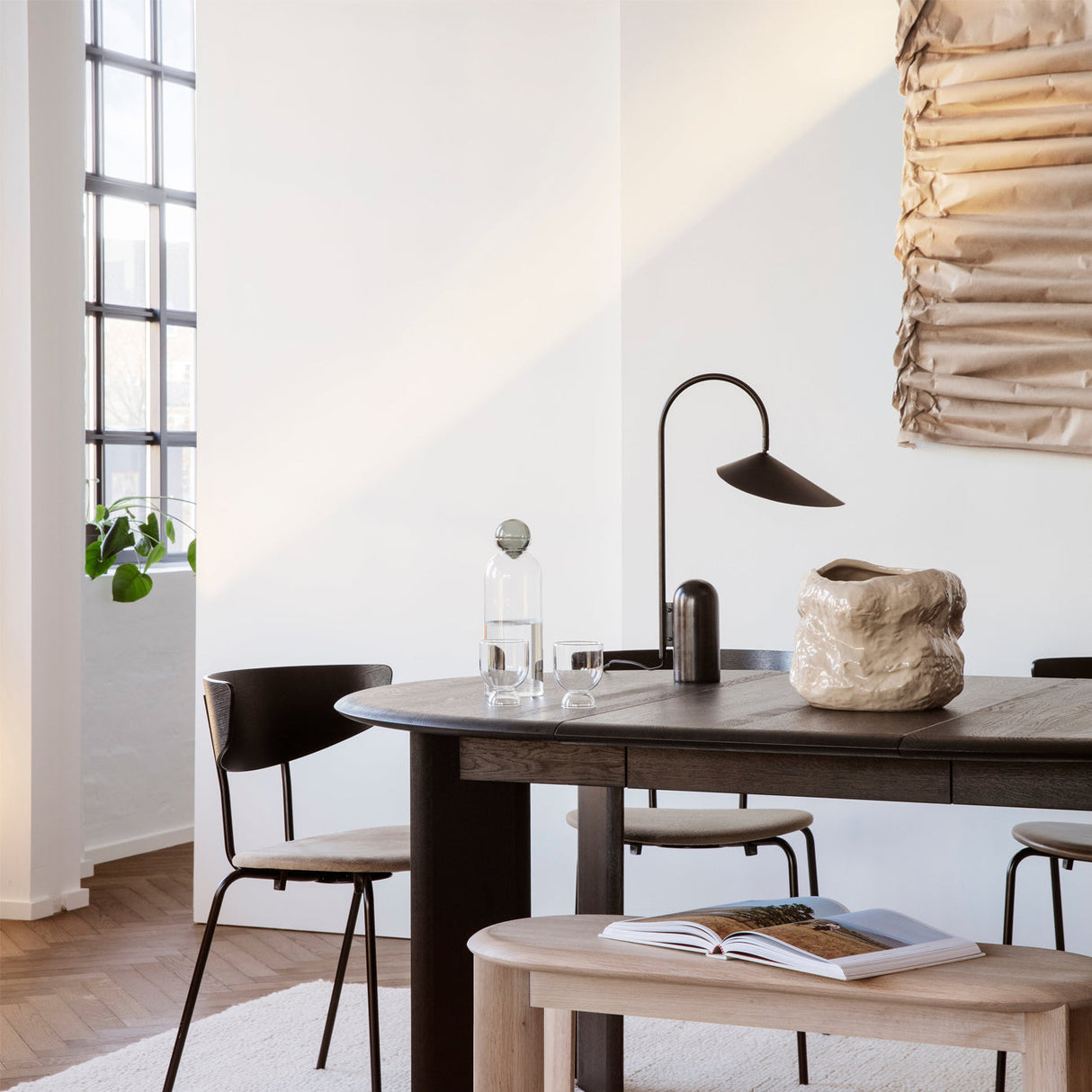 Modern Table Lamp  Black Marble Base with Curved Shade - Product detail 6