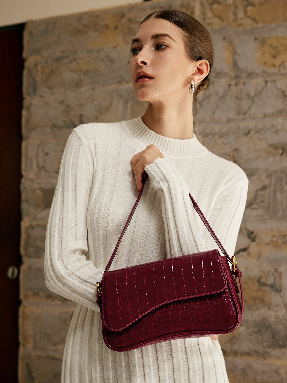 Croc Pattern Shoulder Bag  Wine Red Vegan Leather Design - Product detail 5