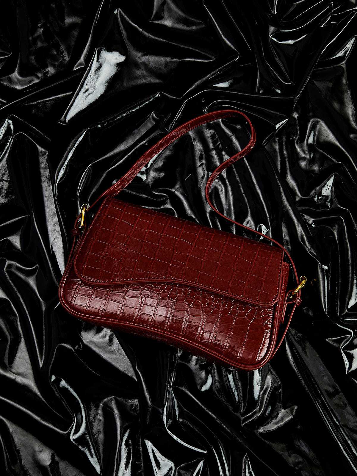 Croc Pattern Shoulder Bag  Wine Red Vegan Leather Design - Product detail 4