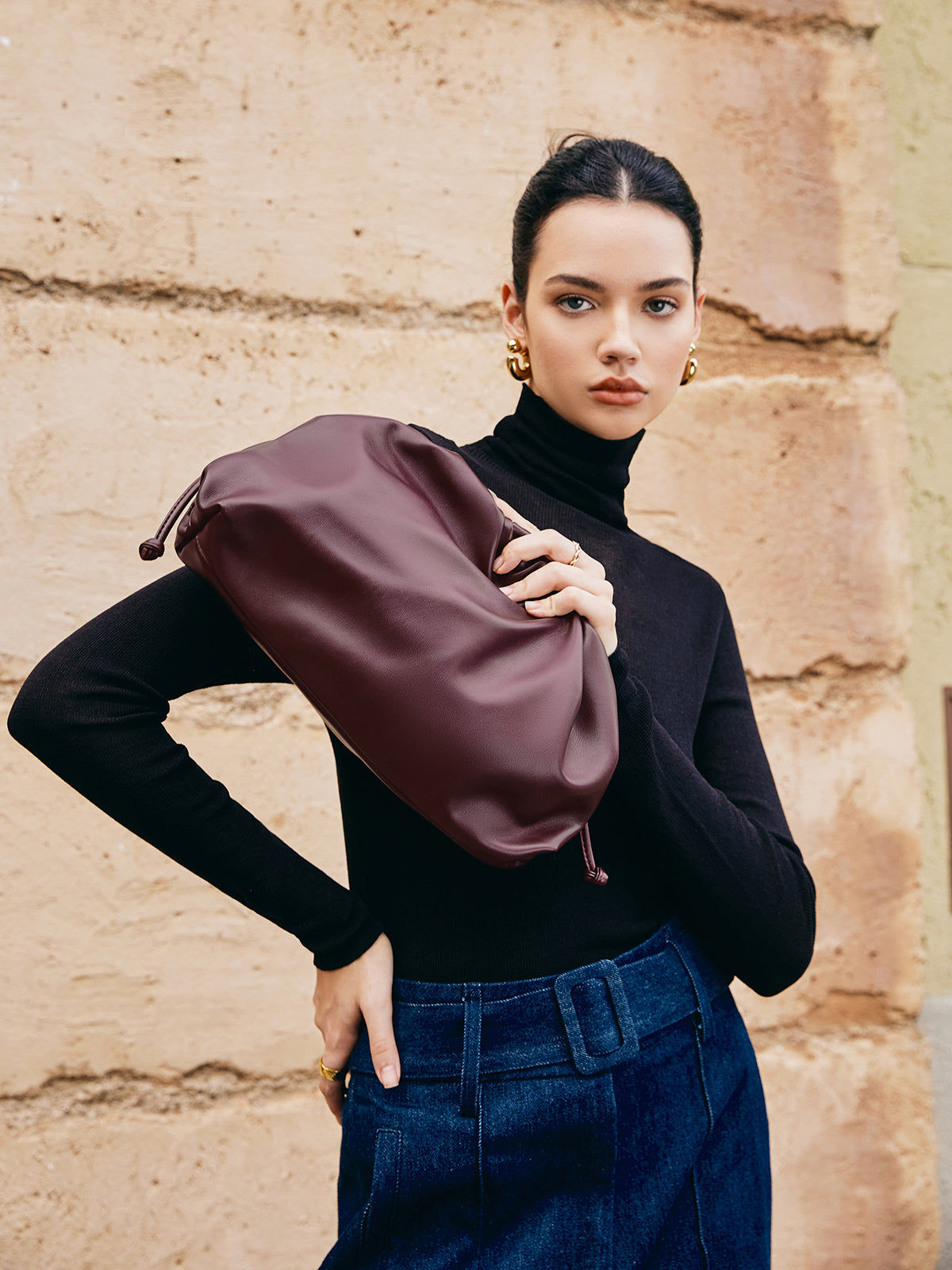 Ruched Leather Clutch Bag  Soft Gathered Design - Product detail 4