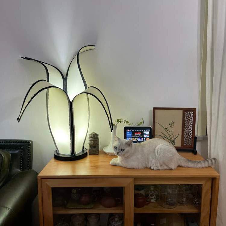 Artistic Table Lamp  Banana Leaf Design With Warm Glow - Product detail 11