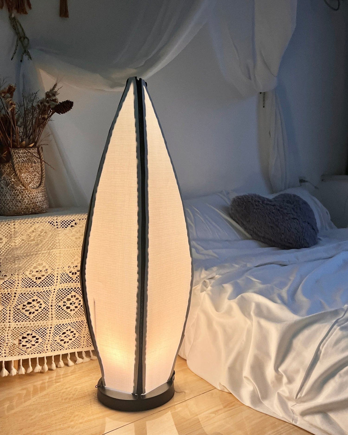 Artistic Table Lamp  Banana Leaf Design With Warm Glow - Product detail 37