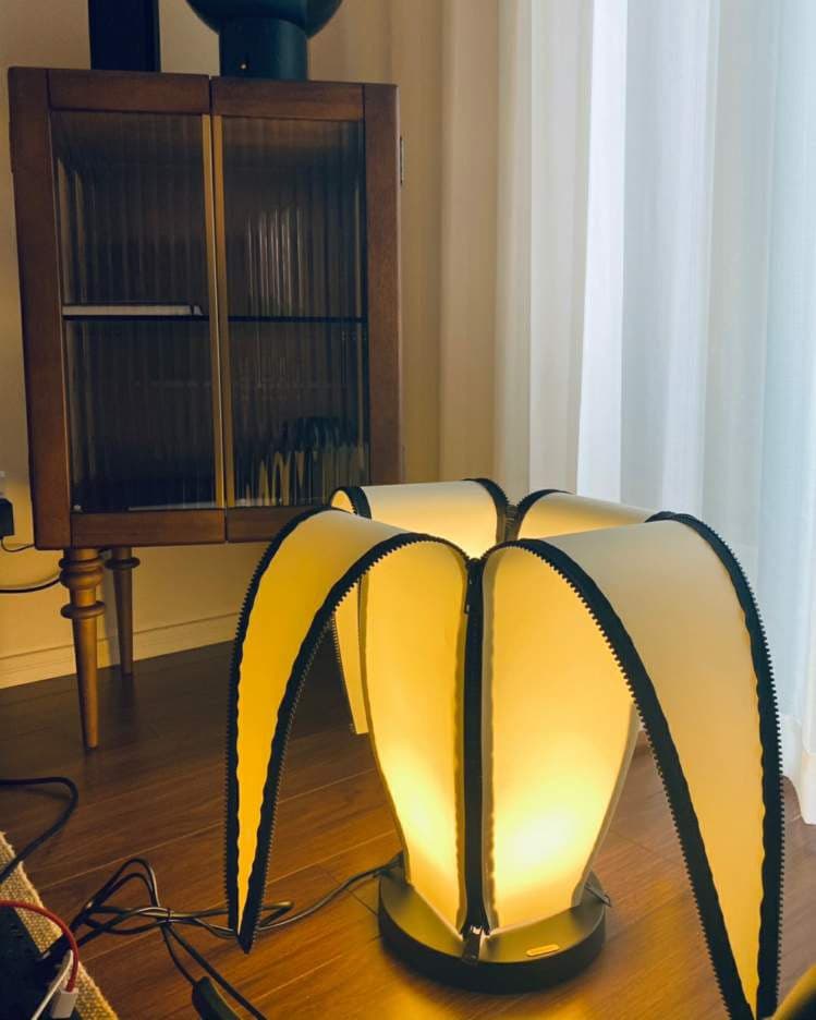 Artistic Table Lamp  Banana Leaf Design With Warm Glow - Product detail 45