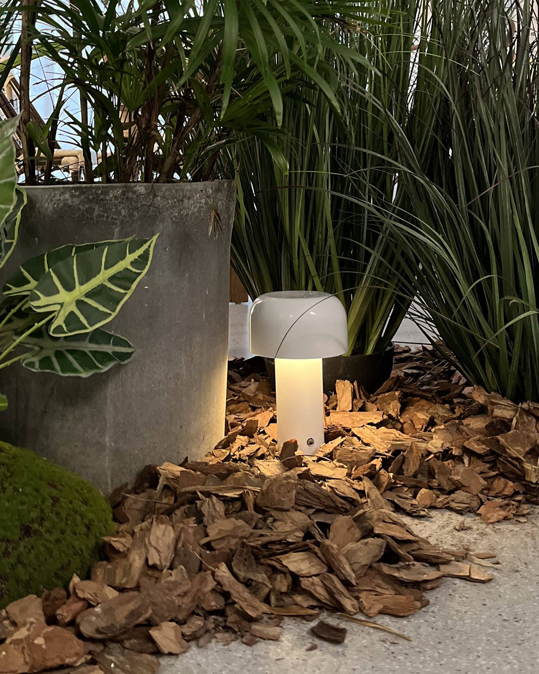 Modern LED Table Lamp  Portable Rechargeable Design - Product detail 12