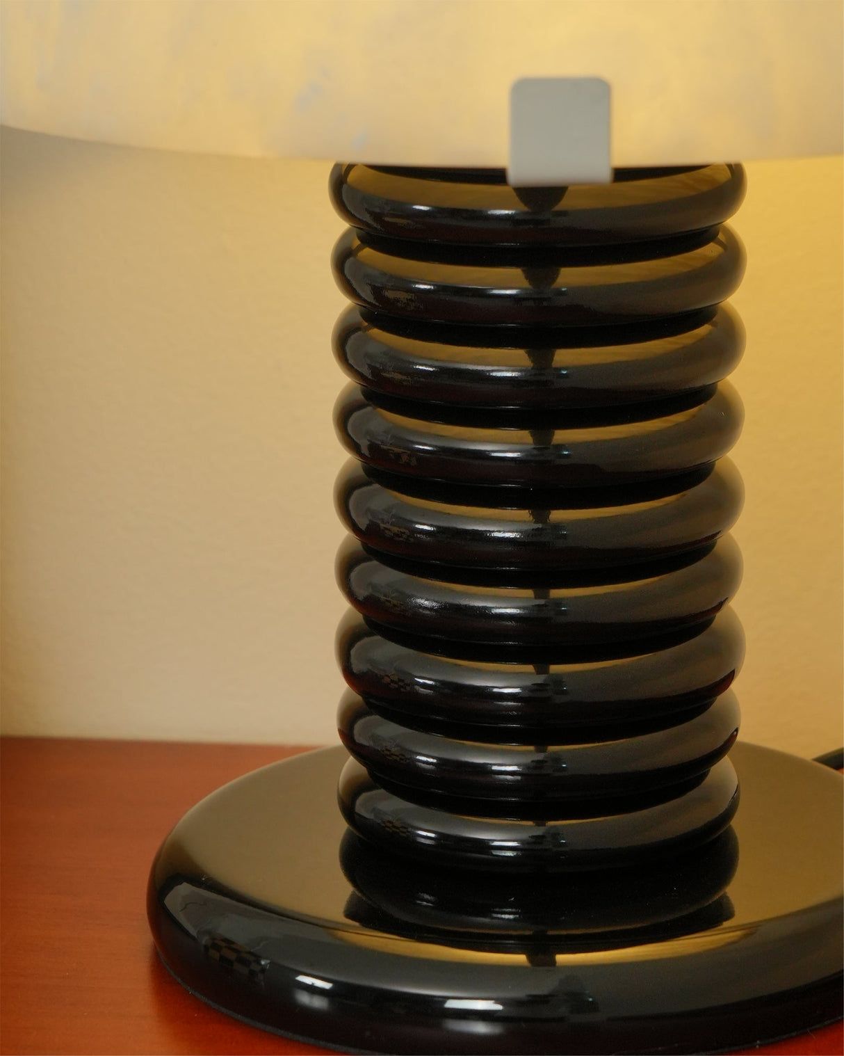 Modern Alabaster Table Lamp  Black Ribbed Base Design - Product detail 13