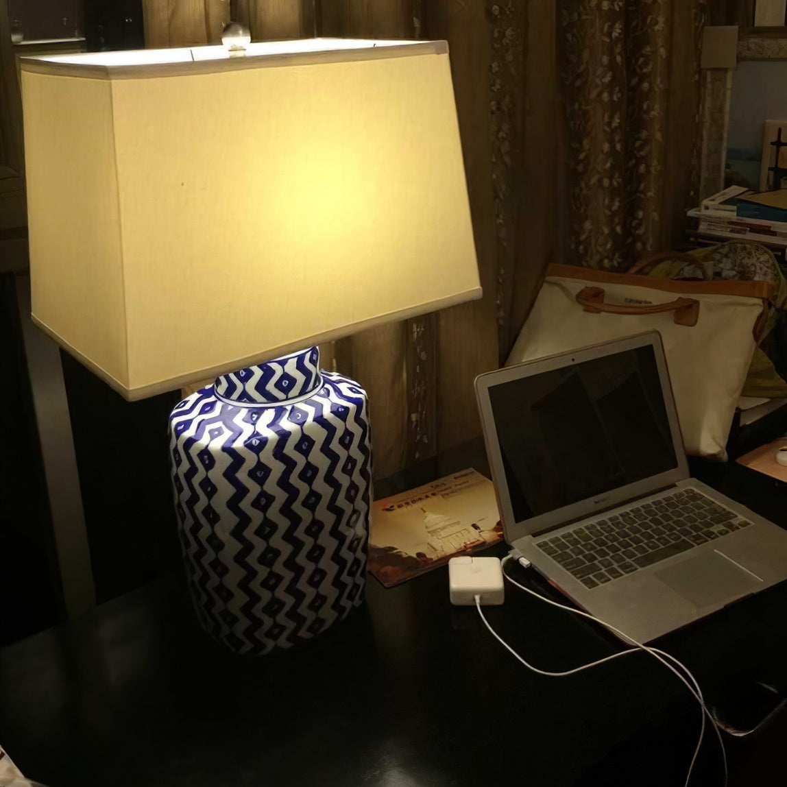 Geometric Table Lamp  Blue White Porcelain Design - Product detail 4