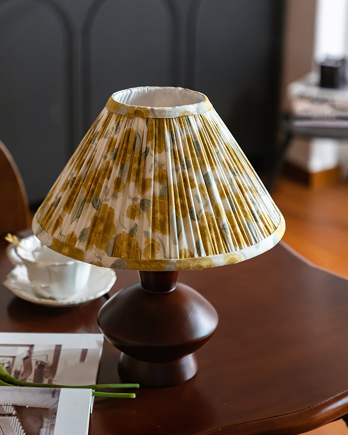 Mid Century Table Lamp  Wooden Base with Floral Shade - Product detail 5