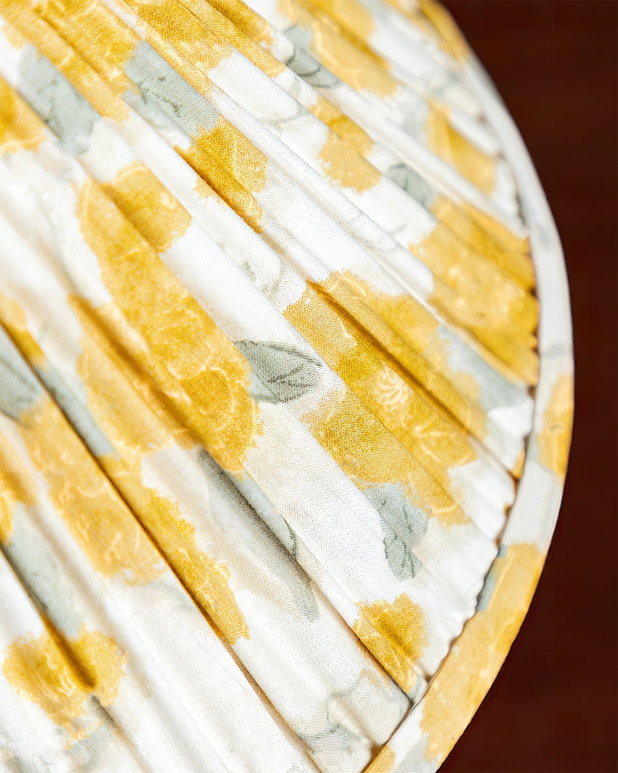 Mid Century Table Lamp  Wooden Base with Floral Shade - Product detail 9