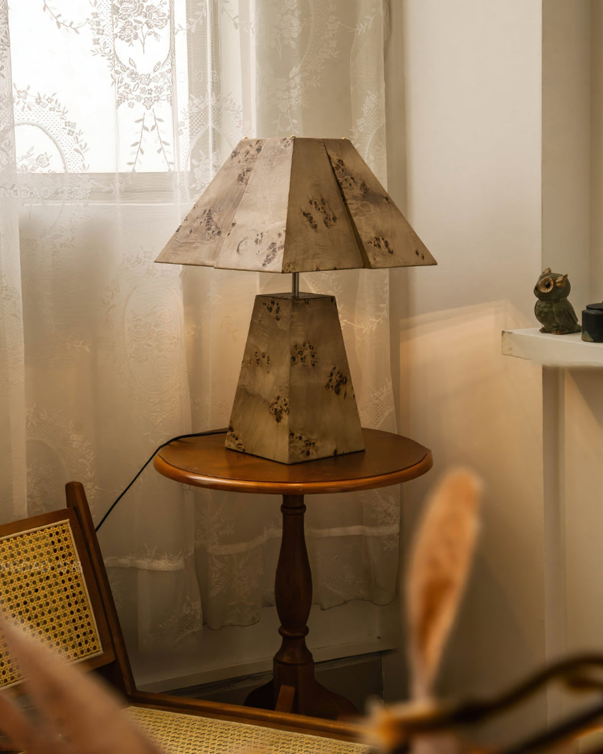 Geometric Wood Table Lamp  Pyramid Design With Natural Finish - Product detail 6