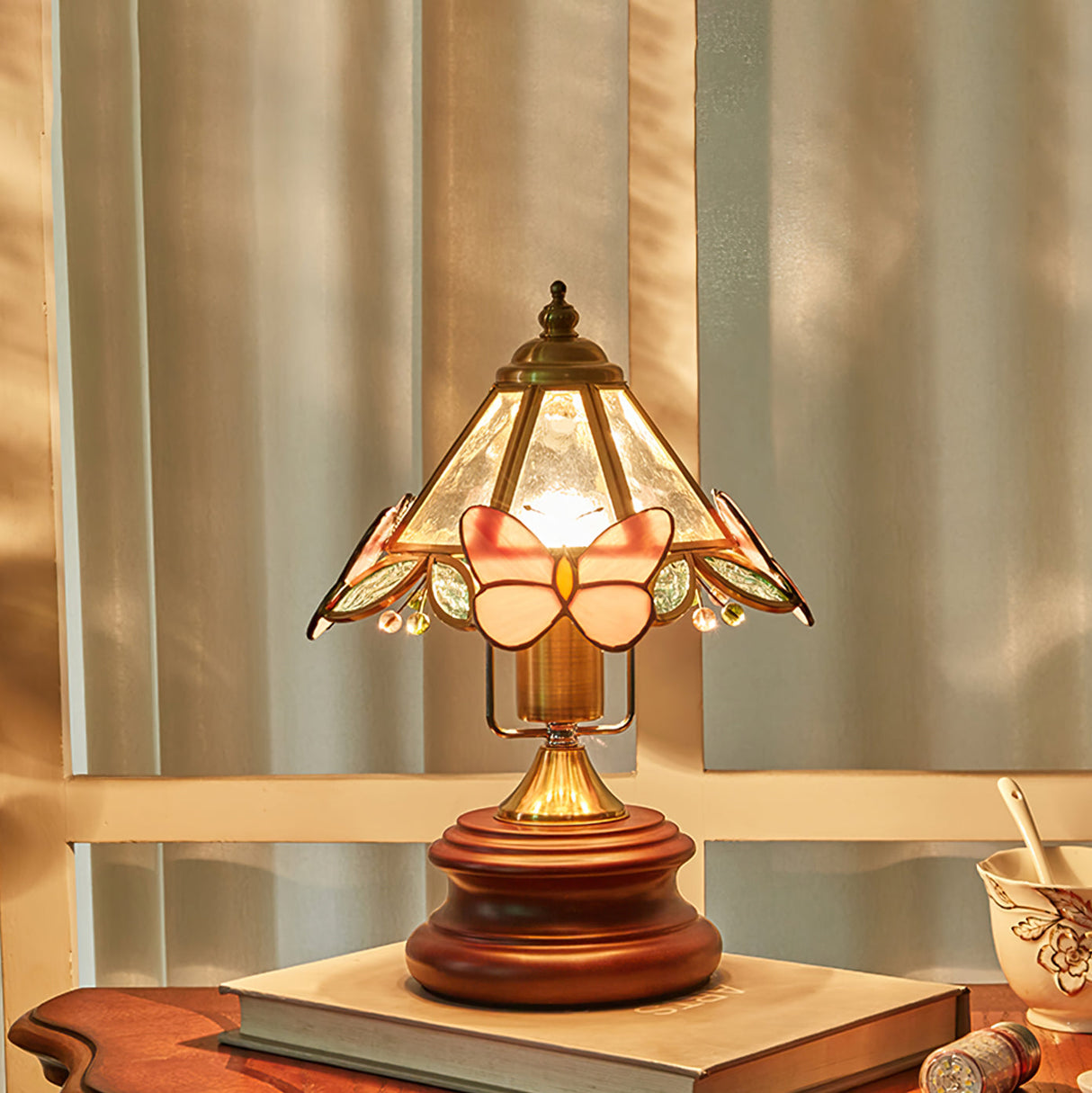 Butterfly Table Lamp  Tiffany Glass Shade with Pink Wings - Product detail 8