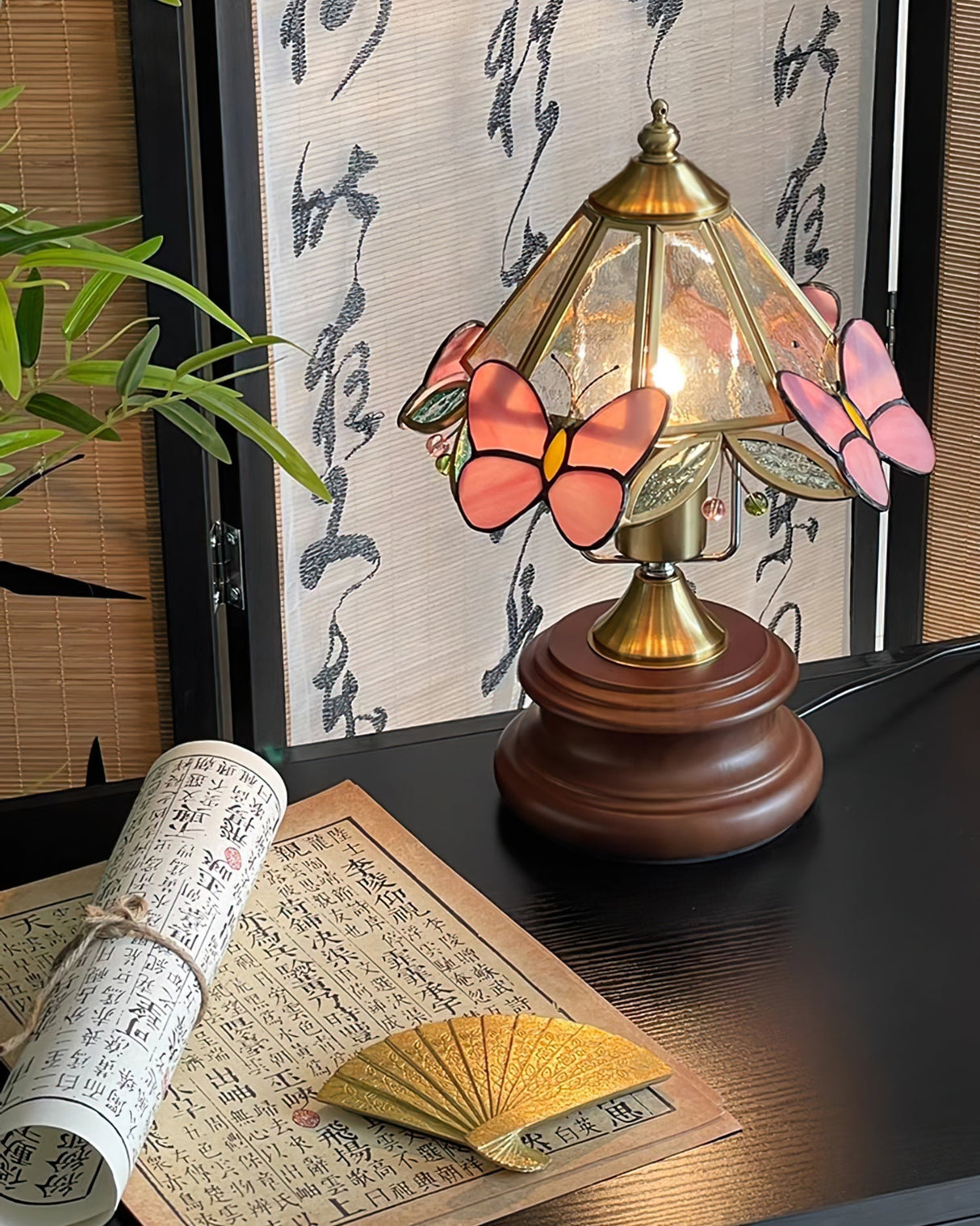 Butterfly Table Lamp  Tiffany Glass Shade with Pink Wings - Product detail 7
