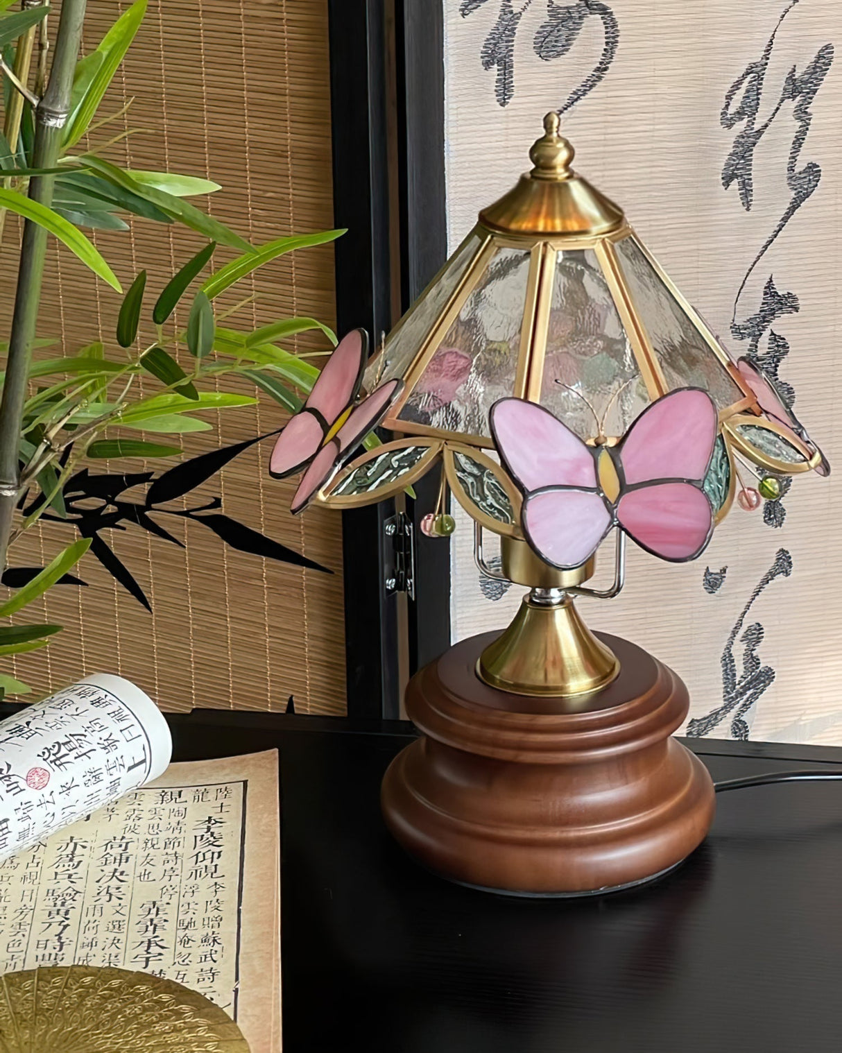 Butterfly Table Lamp  Tiffany Glass Shade with Pink Wings - Product detail 6