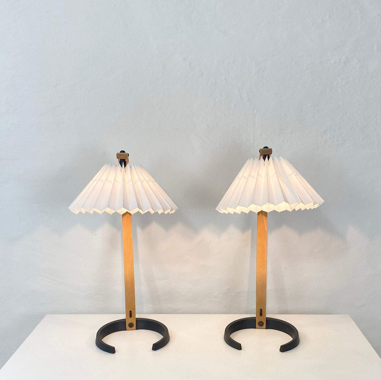 Scandinavian Table Lamp  Curved Wood  Pleated Shade - Product detail 27