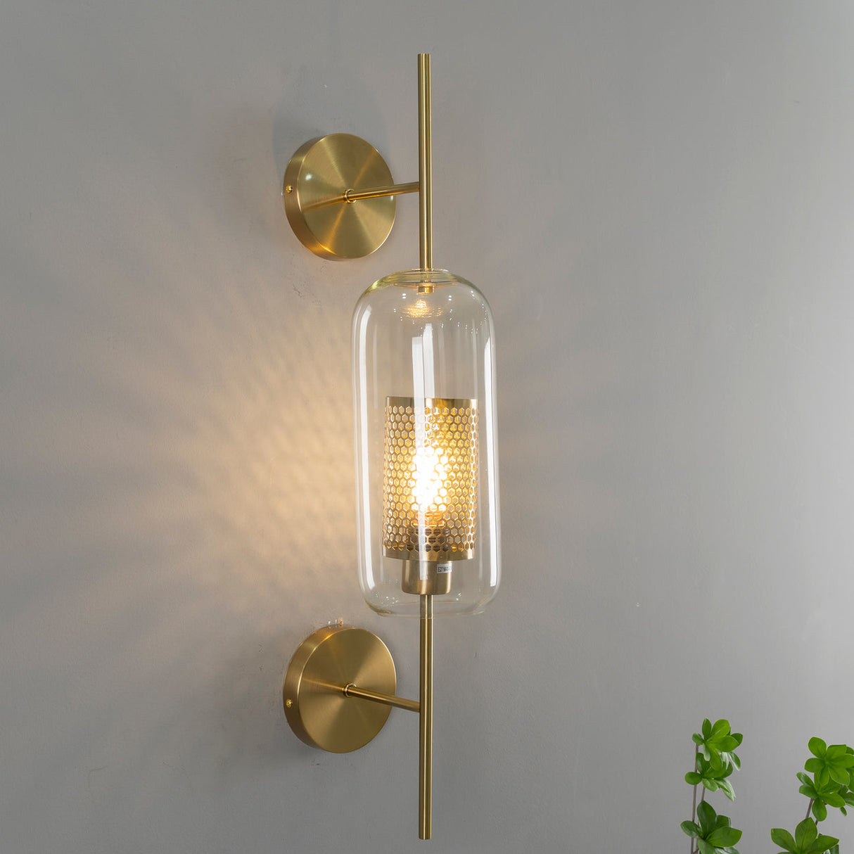 Modern Glass Wall Lamp  Brushed Brass with Clear Cylinder Shade - Product detail 4