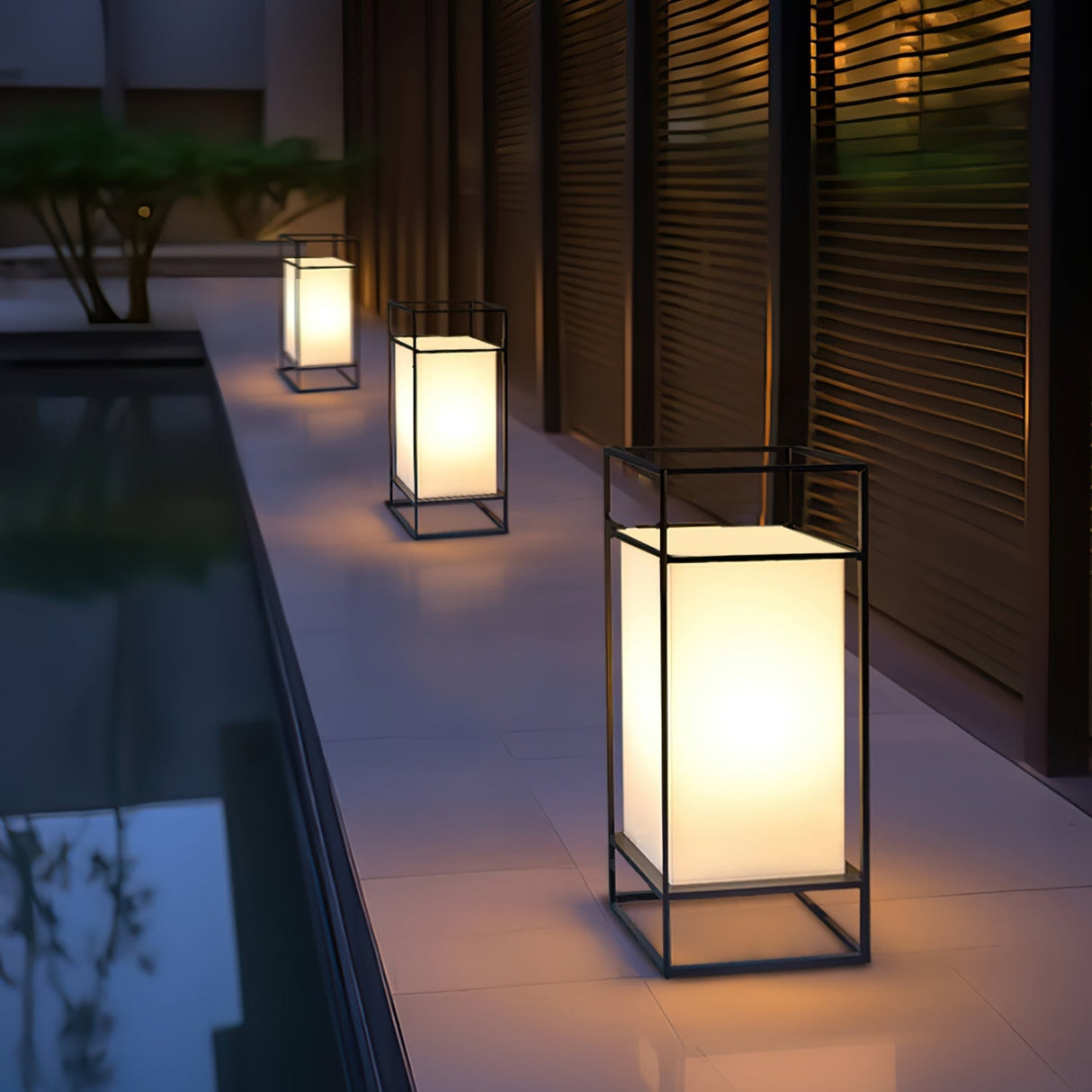 Modern Outdoor Floor Lamp  Black Frame Waterproof Design - Product detail 7