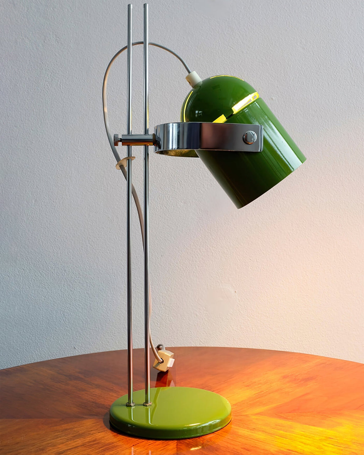 Modern Task Table Lamp  Adjustable Green Metal Design - Product detail 25