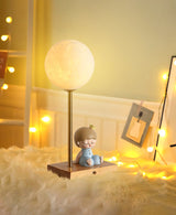 Moon Shape Table Lamp  LED Astronaut Design - Product detail 8