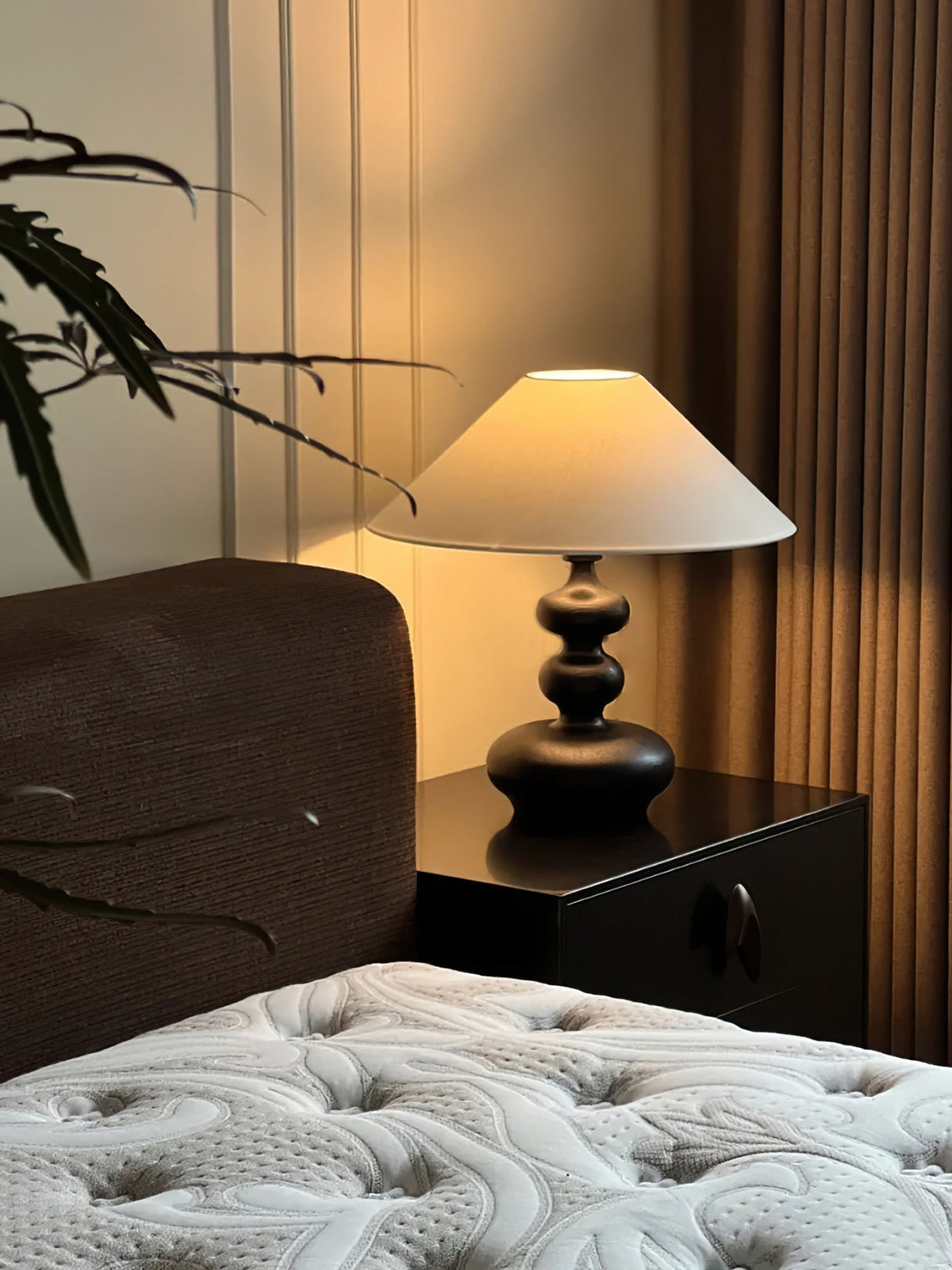 Modern Table Lamp  Black Base White Shade Design - Product detail 24