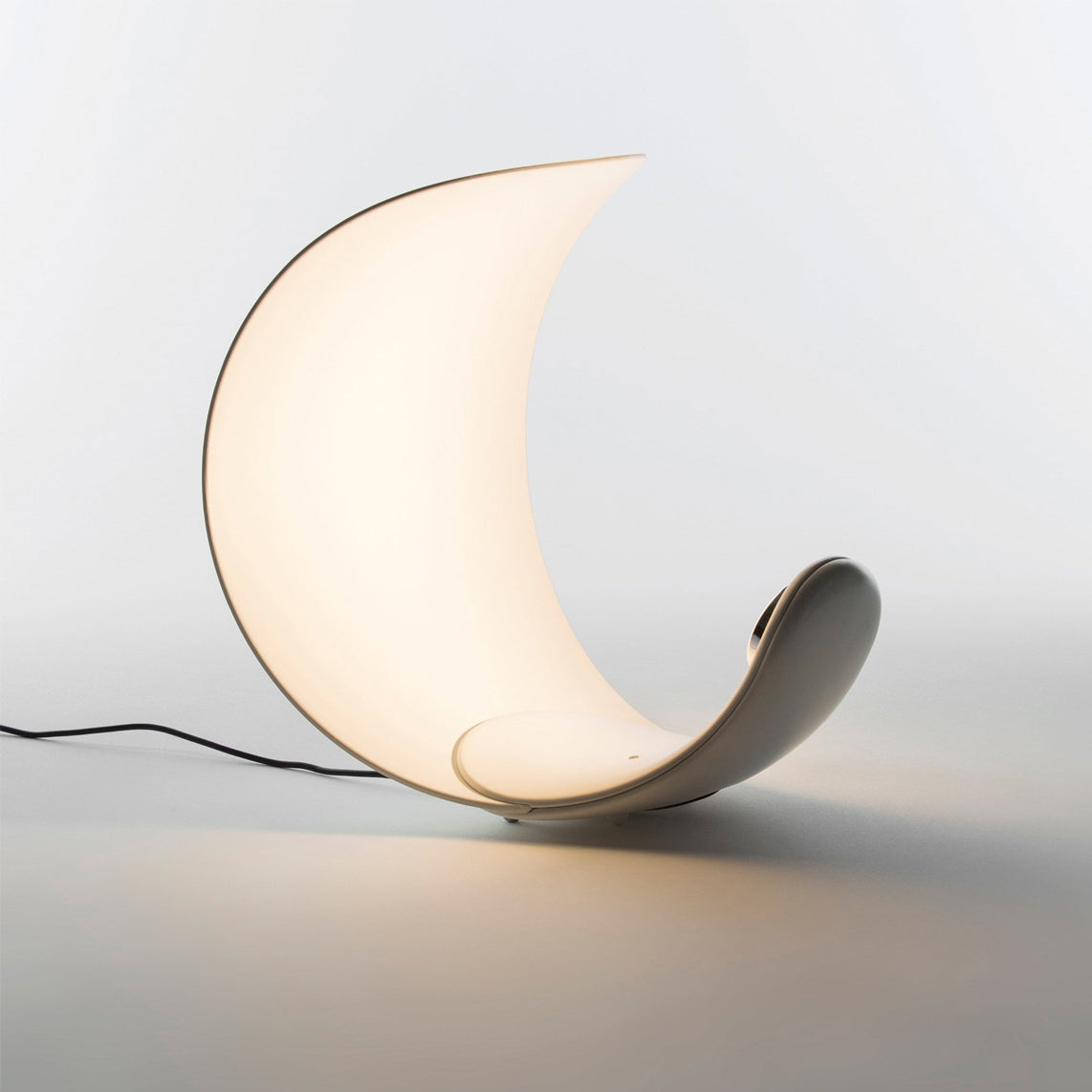 Modern Curl Table Lamp  White Aluminum Design - Product detail 26