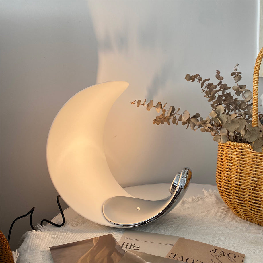 Modern Curl Table Lamp  White Aluminum Design - Product detail 4