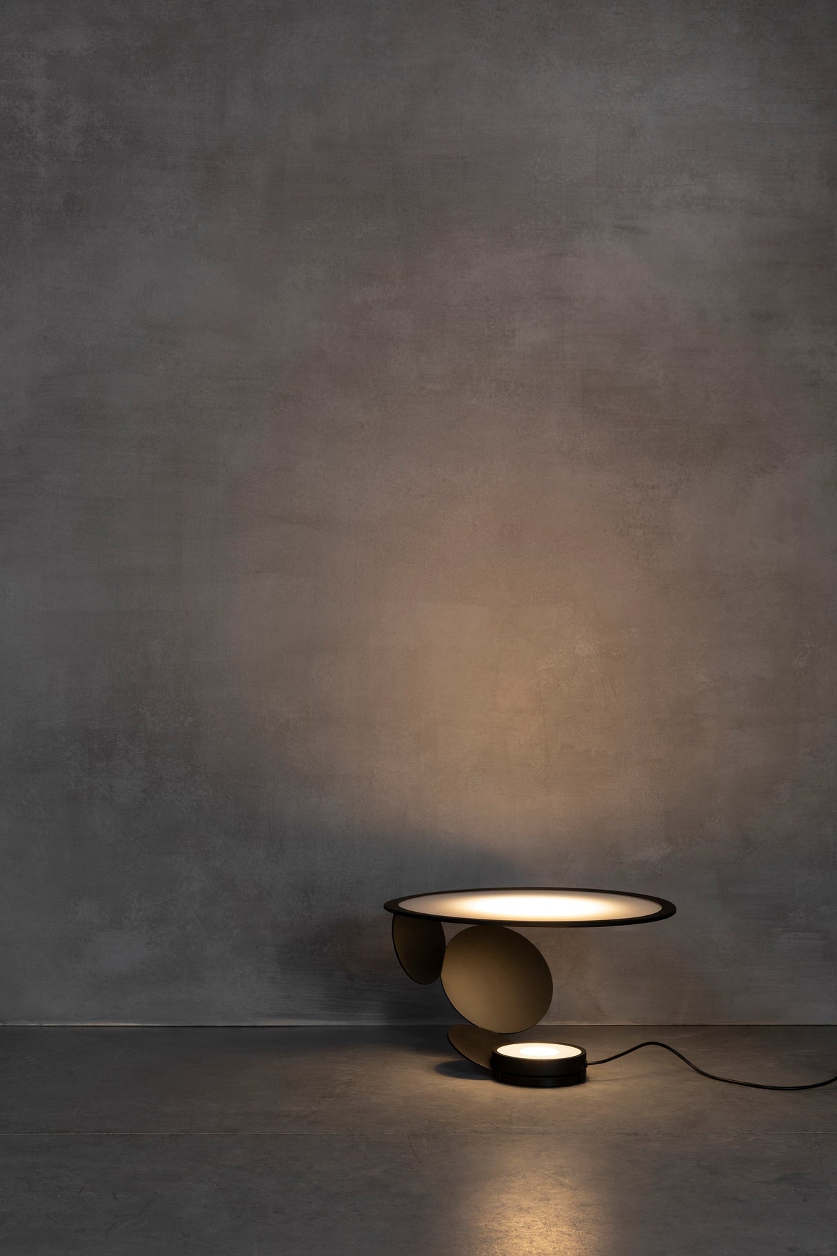 Modern Table Lamp  Curved Metal Design With Dual Light Rings - Product detail 12