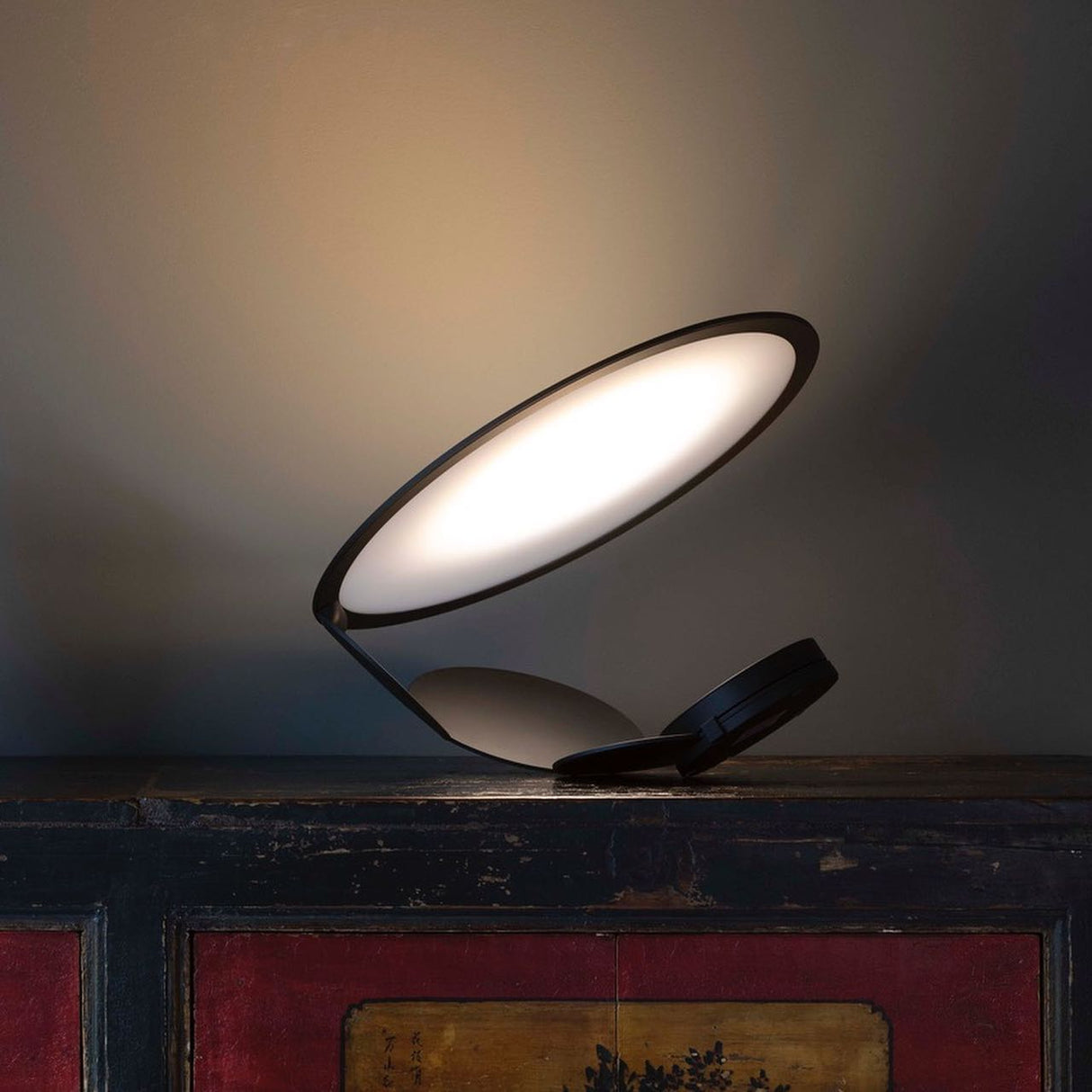 Modern Table Lamp  Curved Metal Design With Dual Light Rings - Detailed view