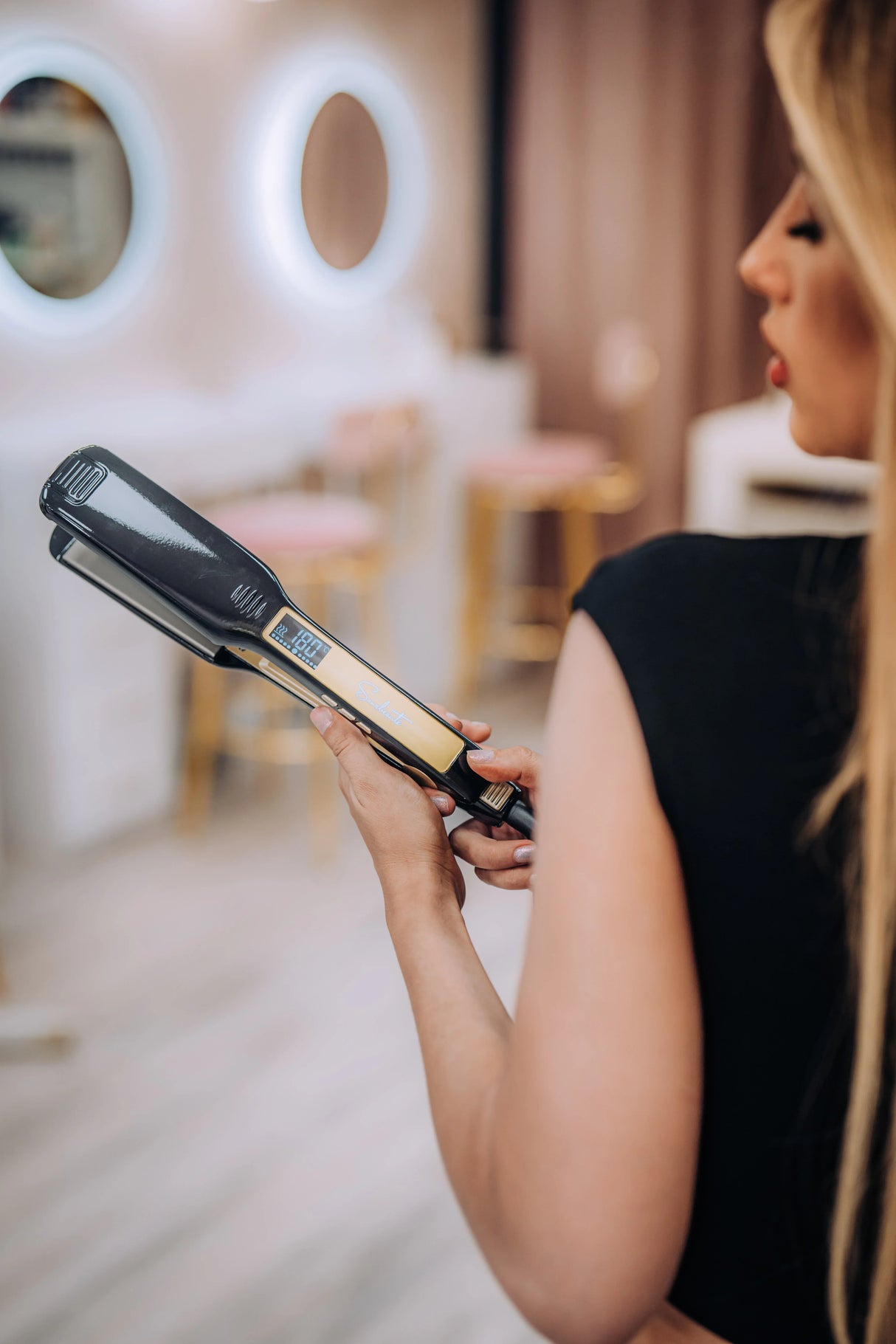 Professional Hair Straightener  Digital Titanium Plates With 31 Heat Settings - Product detail 7