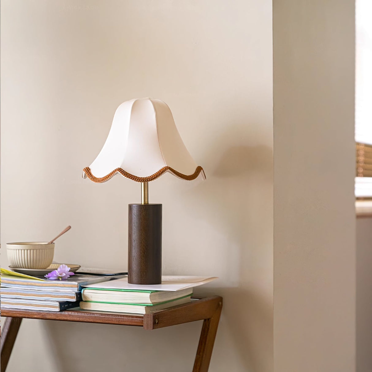 Vintage Table Lamp  Scalloped Shade With Wooden Base - Detailed view