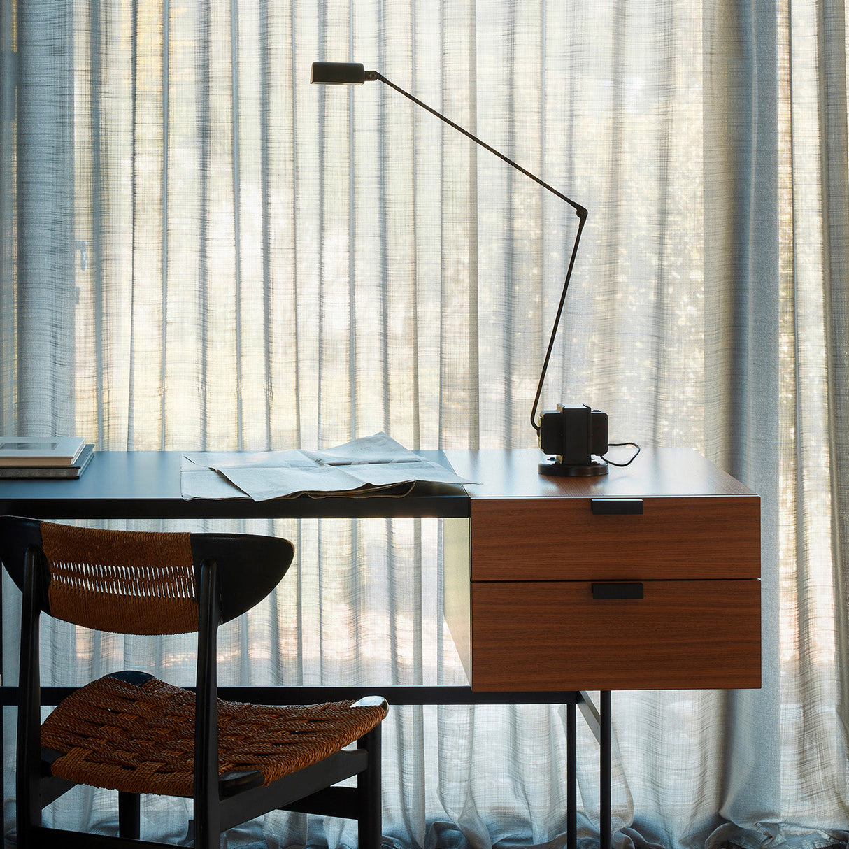 Modern LED Desk Lamp  Rotating Arm With Dimming Control - Product detail 6