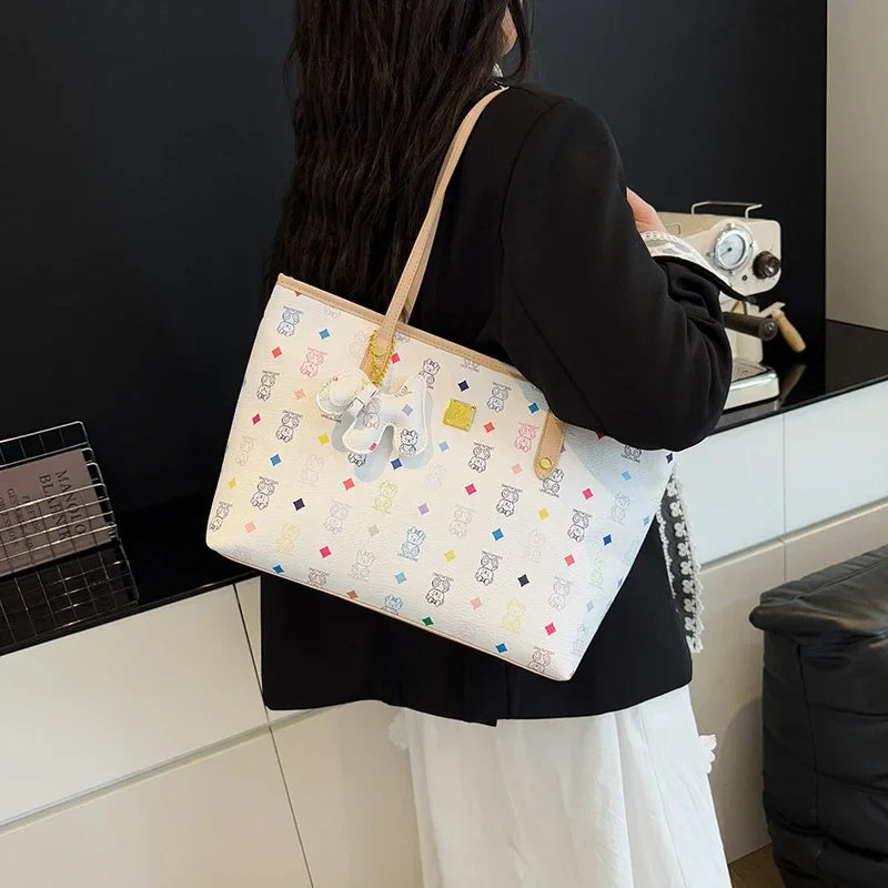 Designer Leather Tote Bag  Vintage Pattern Print With Gold Accents - Product detail 8