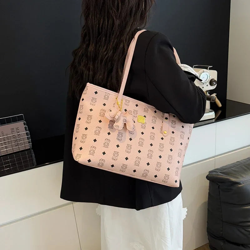 Designer Leather Tote Bag  Vintage Pattern Print With Gold Accents - Product detail 4