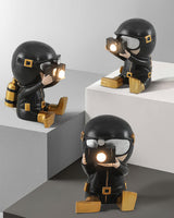 Contemporary Diver Table Lamp  Decorative Resin Figurine Light - Product detail 7