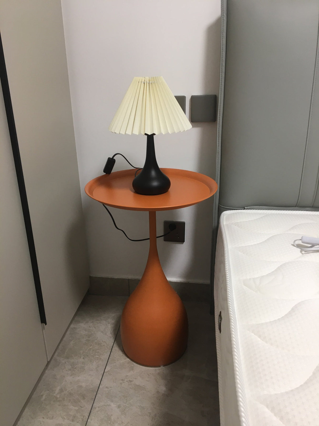 Modern Table Lamp  Black Base With Pleated Shade - Product detail 18