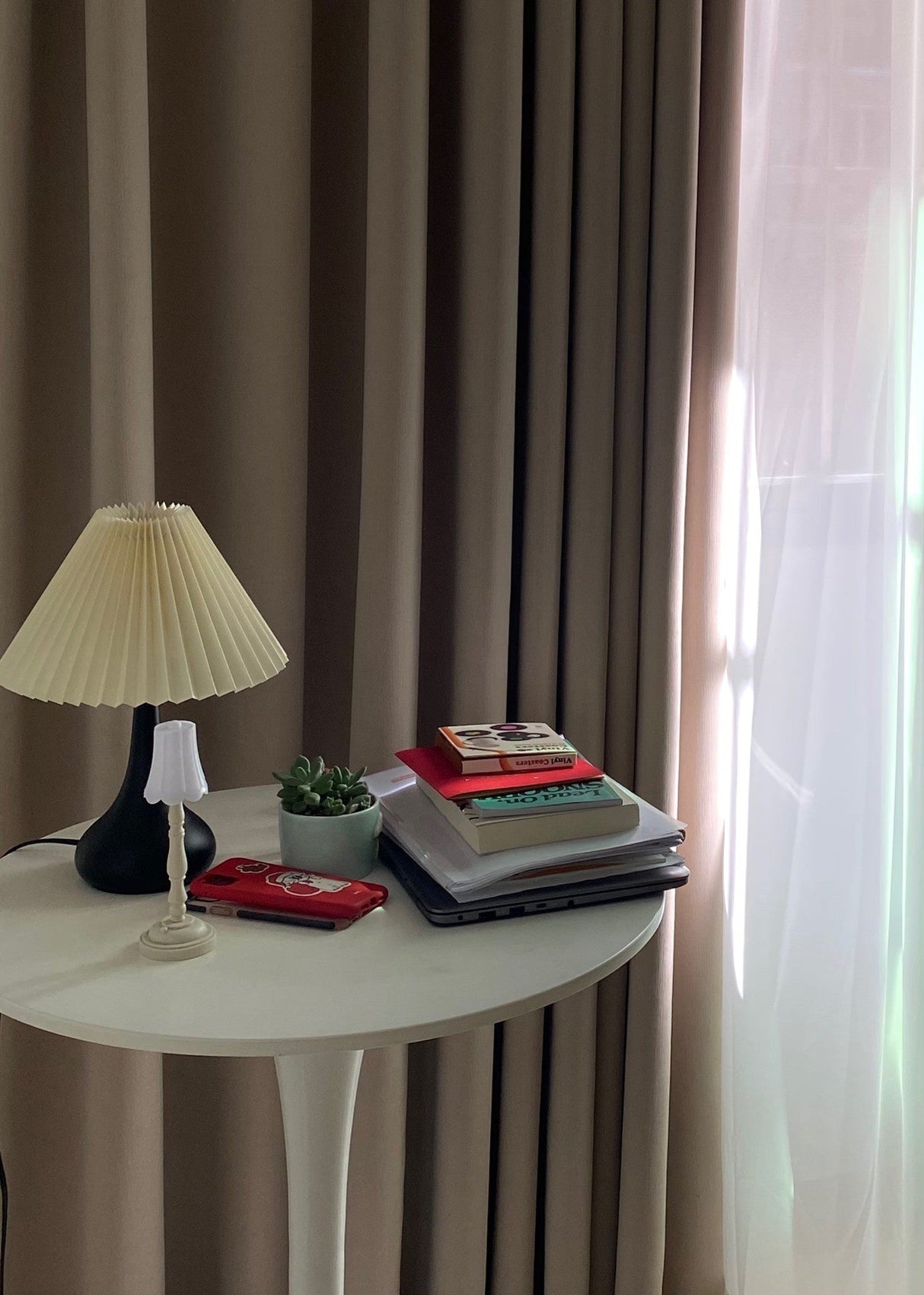 Modern Table Lamp  Black Base With Pleated Shade - Product detail 22