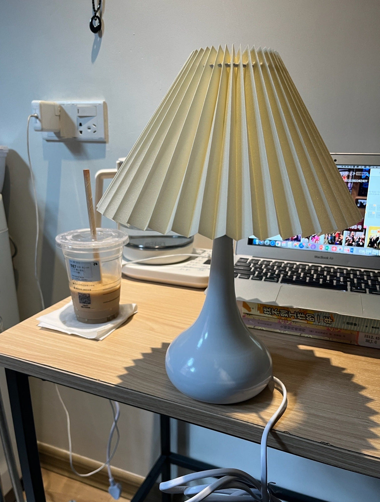 Modern Table Lamp  Black Base With Pleated Shade - Product detail 31