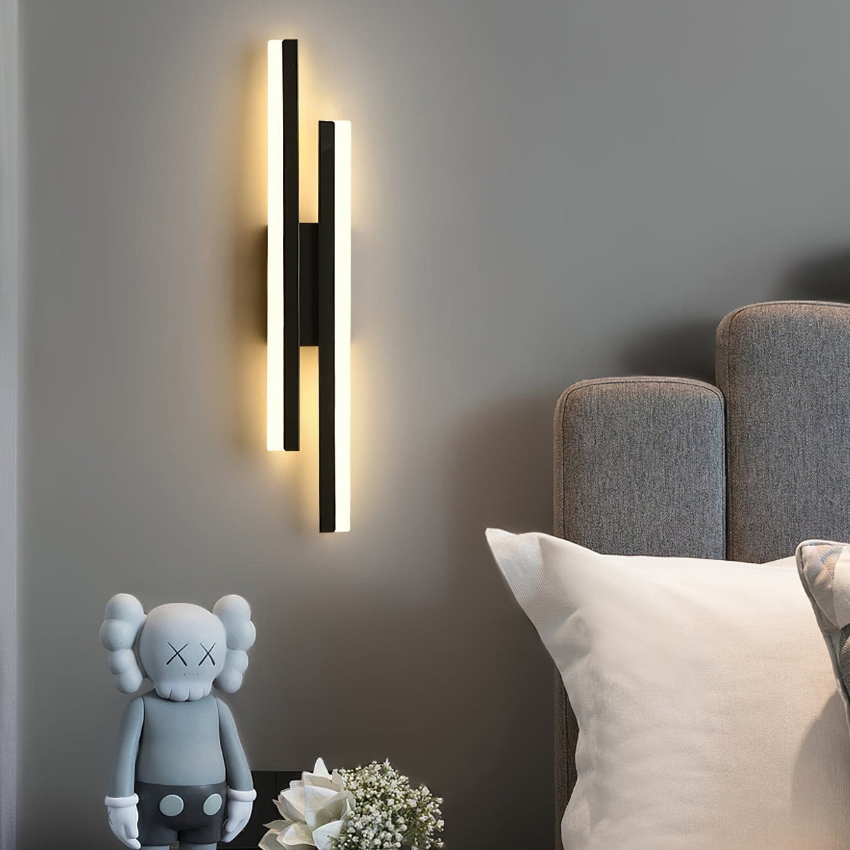 Modern LED Wall Lamp  Minimalist Black White Design - Detailed view