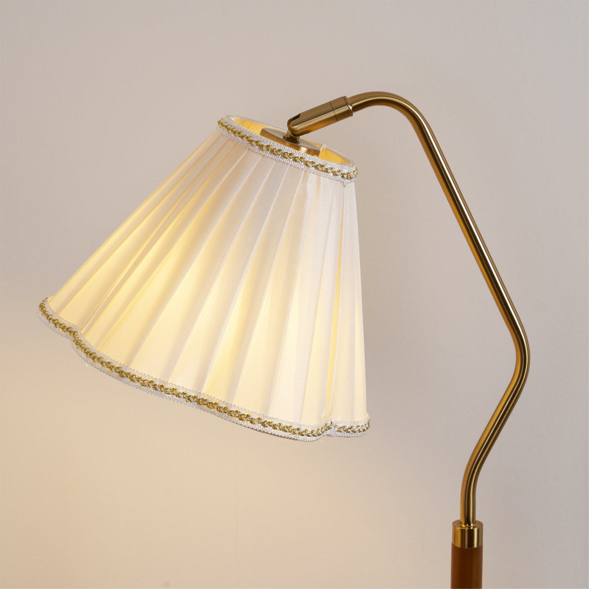 Vintage Table Lamp  Brass Base with Pleated Shade - Product detail 16